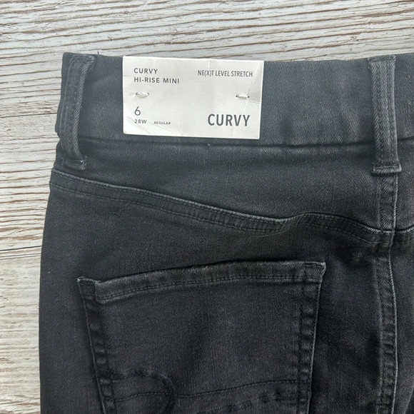 NWT American Eagle AEO Curvy Hi-Rise Mini Distressed Black Denim Jean Skirt 6/28 - Picture 4 of 5